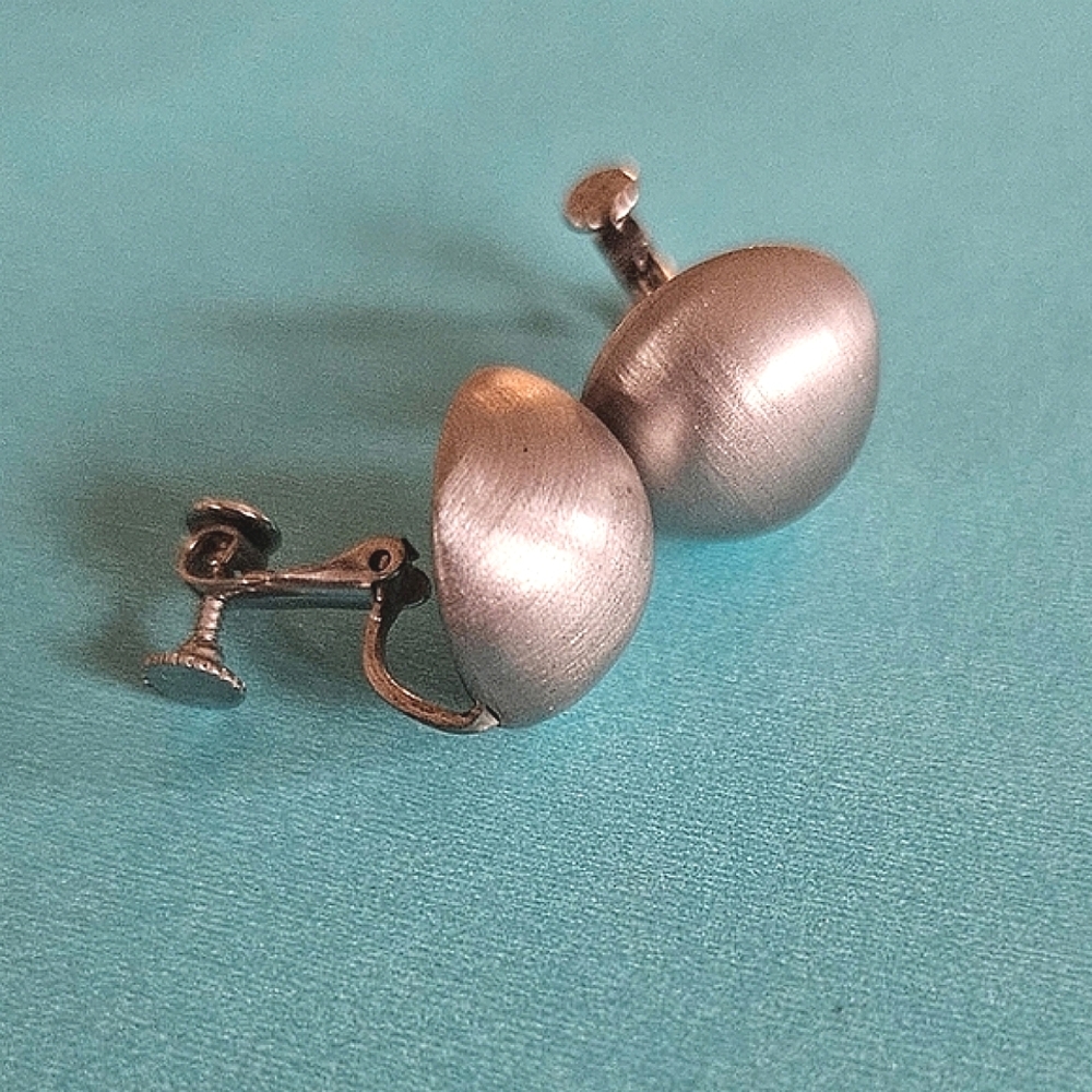 🔥3/$20 Vintage Brushed Silver Earrings
